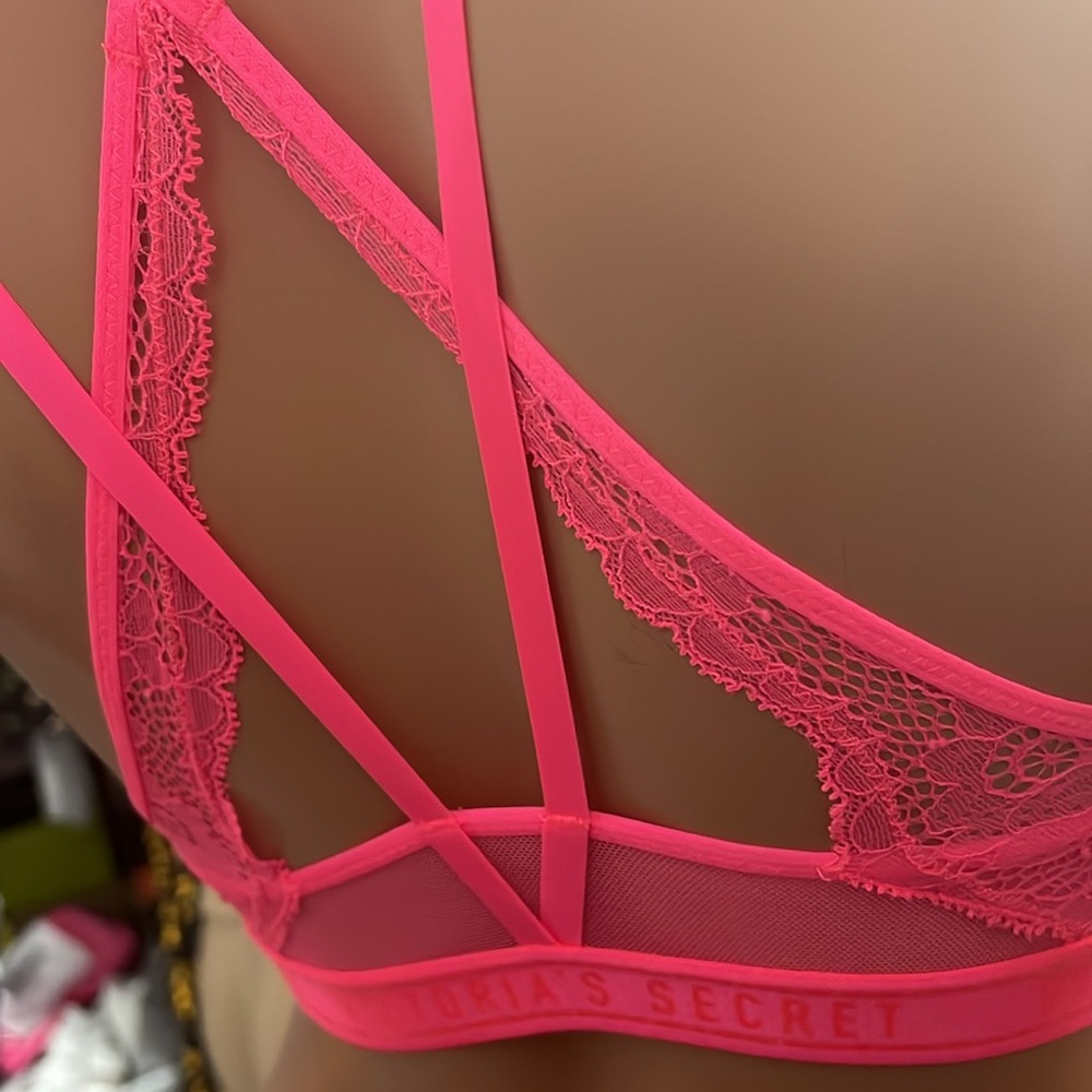 NWOT Victoria Secret Push Up Bra S 30B - Picture 4 of 5